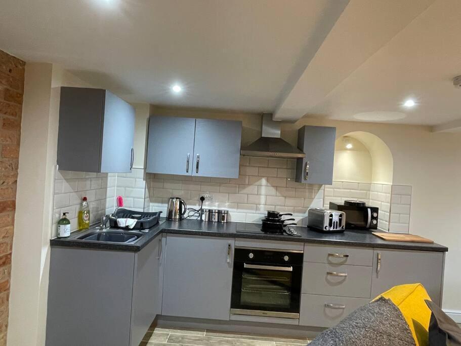 1 Hatton House 2 Bedroom 2 Bathroom Spacious Basement Flat Newark upon Trent Exteriér fotografie